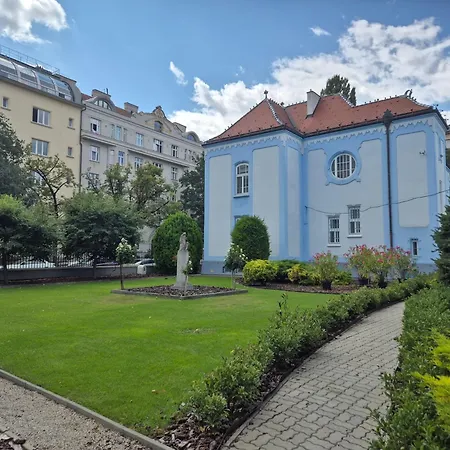 Blue Church Apartmán